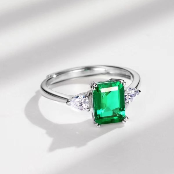 emerald cut engagement rings