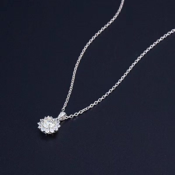 moissanite chain pendant