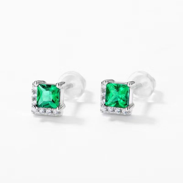 emerald cut diamond stud earrings